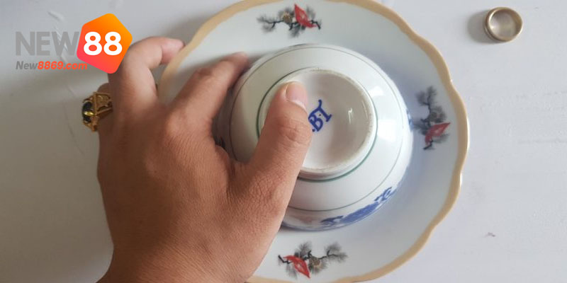 luật chơi xóc đĩa dụng cụ chơi xóc đĩa